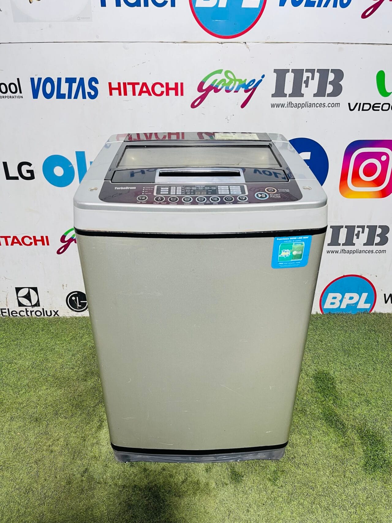 Lg fuzzy logic turbo drum 6.5 kg gently used double colour fully automatic top load washing machine