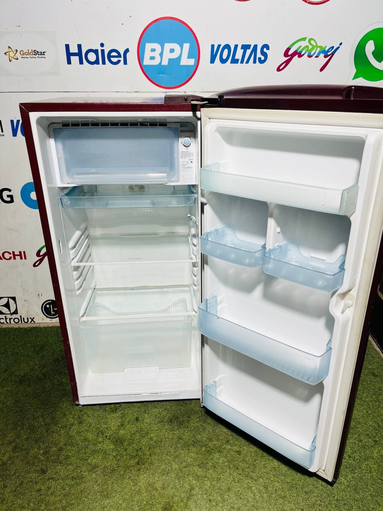 Samsung digital inverter with inbuilt stabiliser 190 ltr gently used flower model single door refrigerator - Image 3