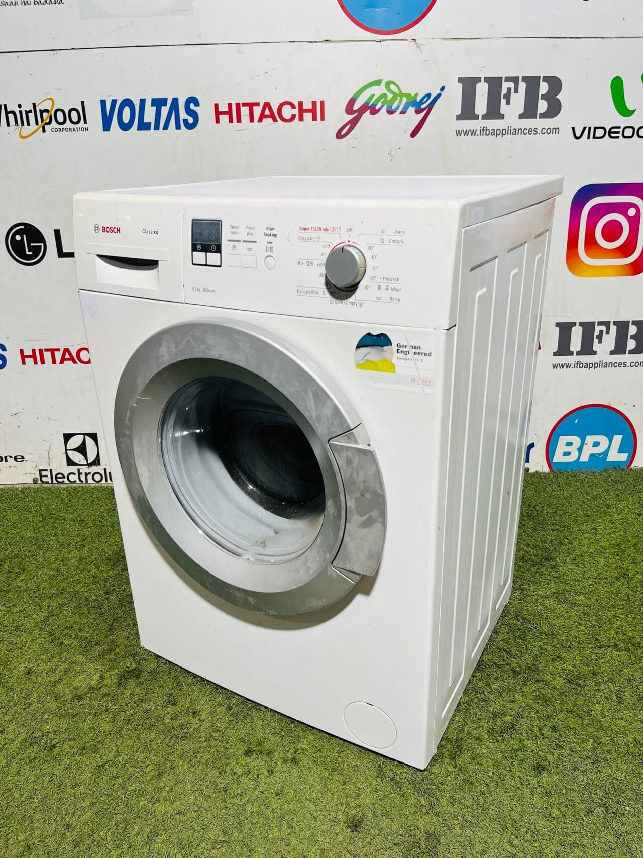 Bosch classic xx 5.5 kg full white in colour fully automatic used front load washing machine in banglore - Image 5