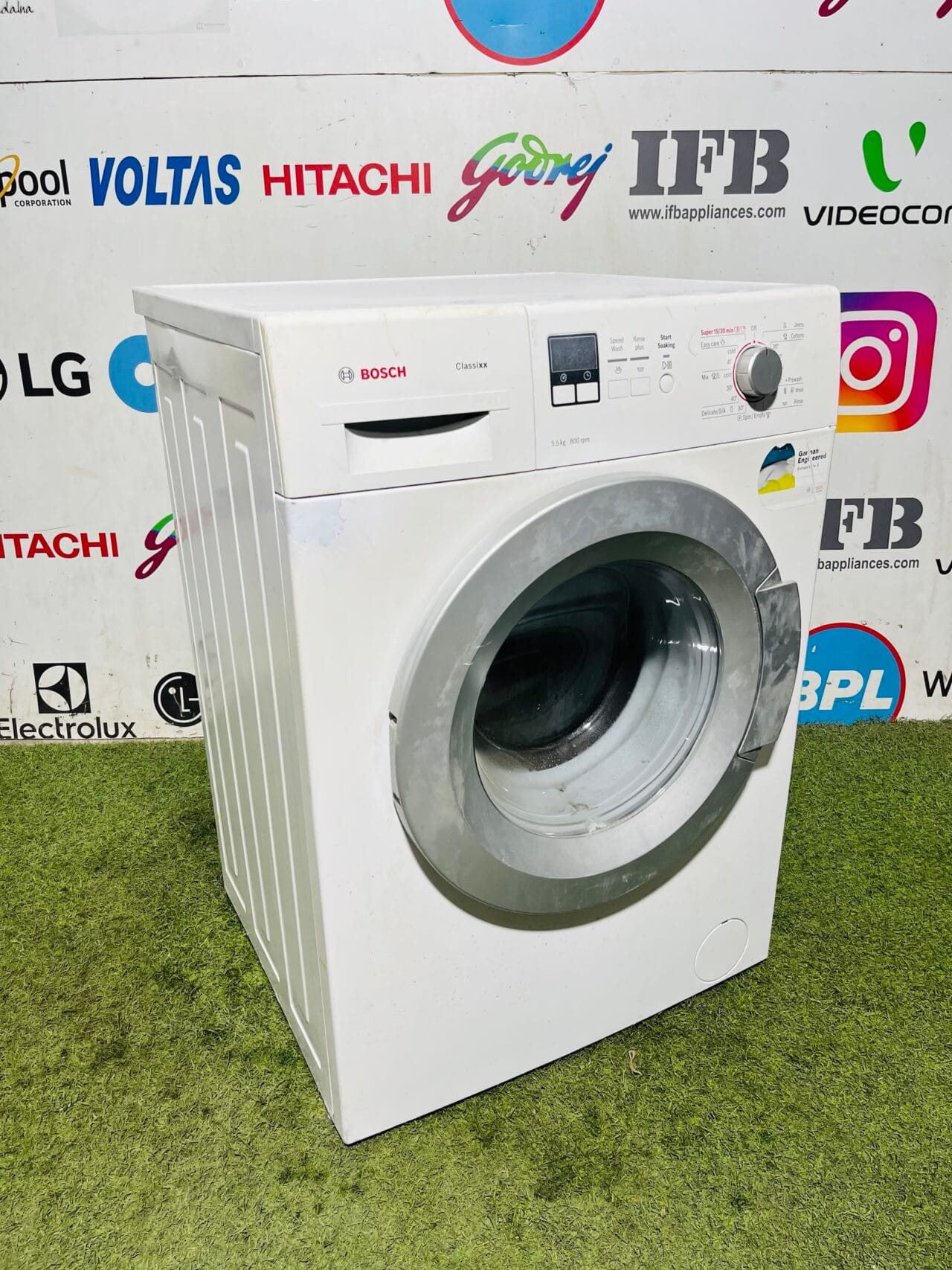 Bosch classic xx 5.5 kg full white in colour fully automatic used front load washing machine in banglore - Image 4