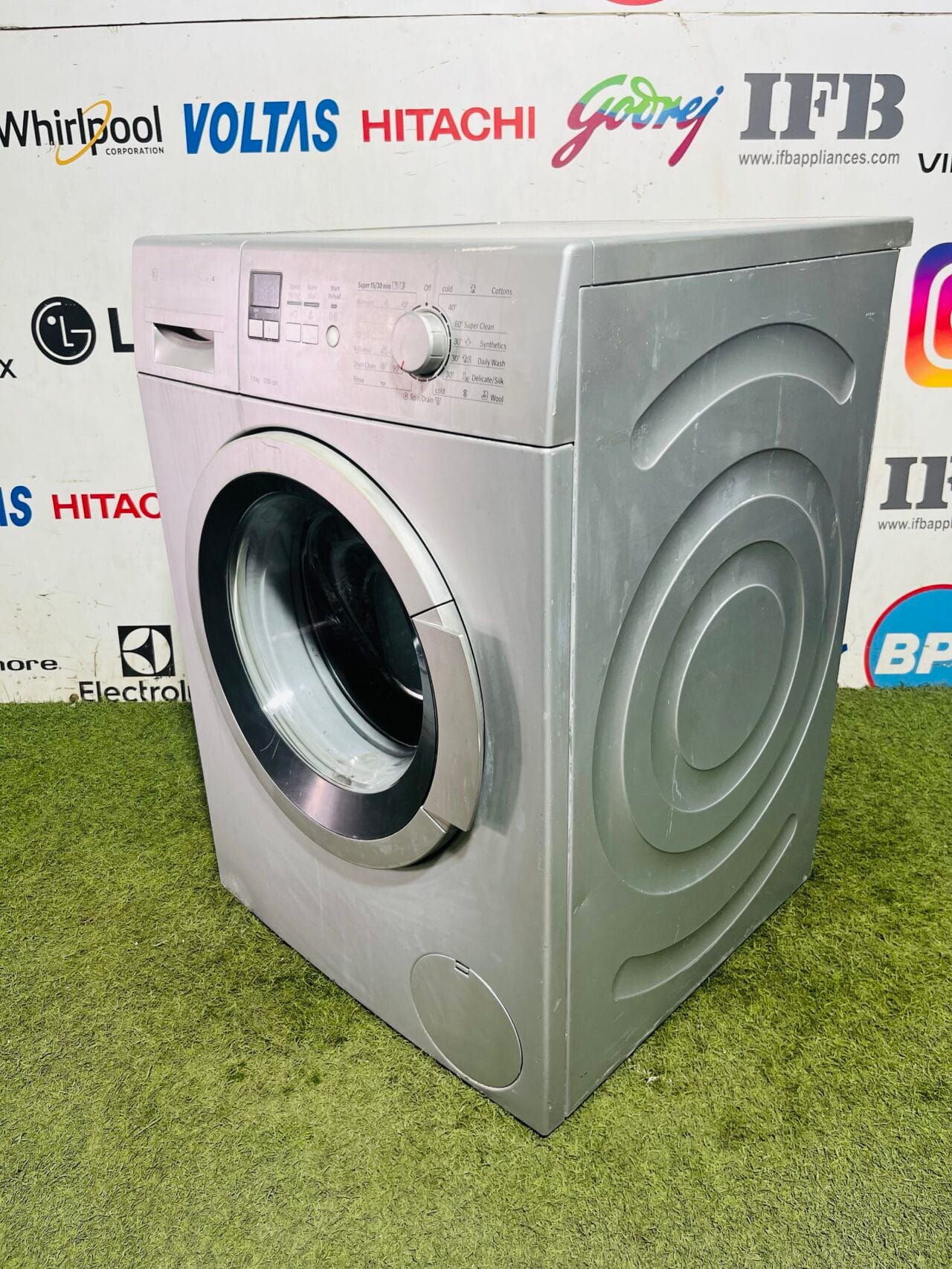 Bosch series 4 silver in colour with 1200 rpm 7 kg fully automatic used front load washing machine at affordable prices - Image 5