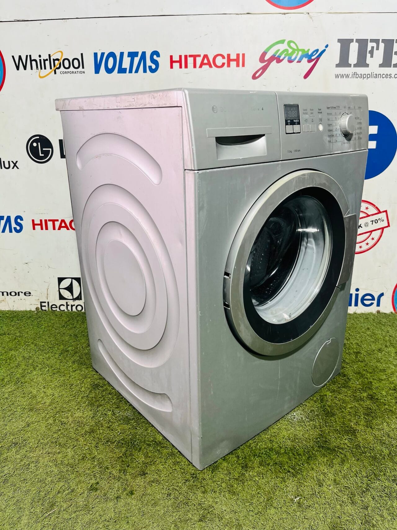 Bosch series 4 silver in colour with 1200 rpm 7 kg fully automatic used front load washing machine at affordable prices - Image 4