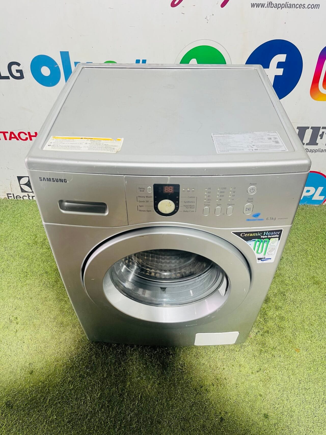 Samsung diamond drum with inbuilt ceramic heater silver in colour 6 kg gently used fully automatic front door washing machine - Image 2