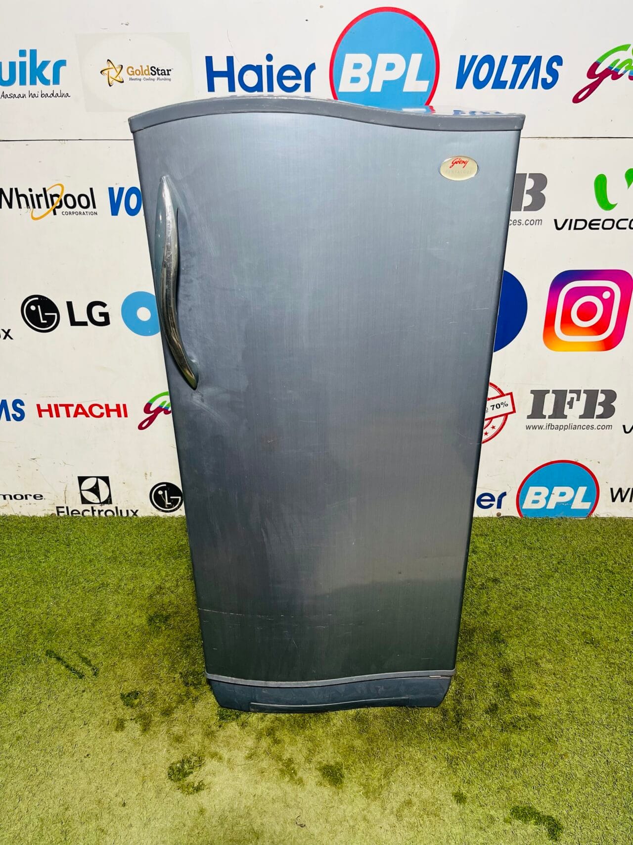 Godrej pentacool blue in colour with inbuilt stabiliser and base stand 190 ltr used single door refrigerator
