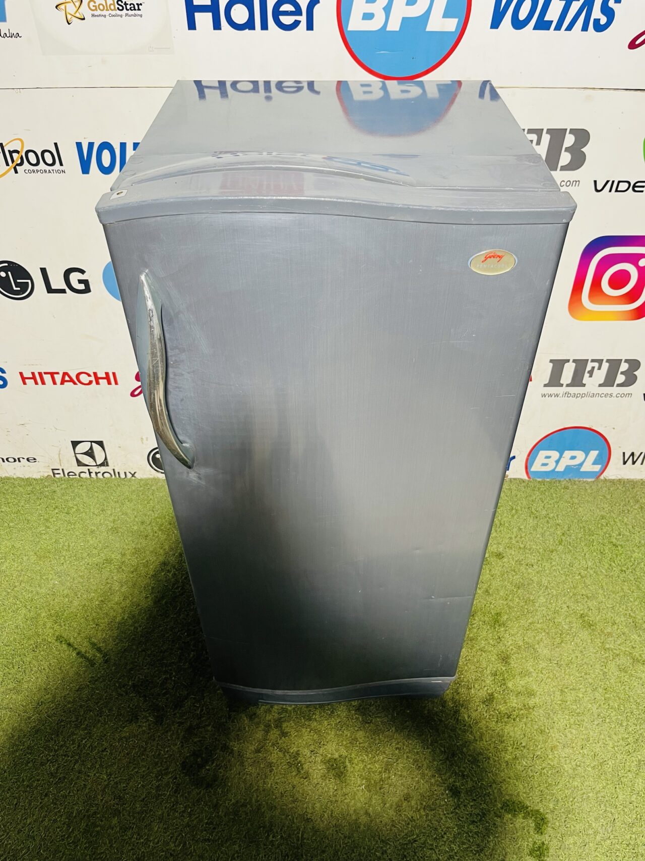 Godrej pentacool blue in colour with inbuilt stabiliser and base stand 190 ltr used single door refrigerator - Image 2