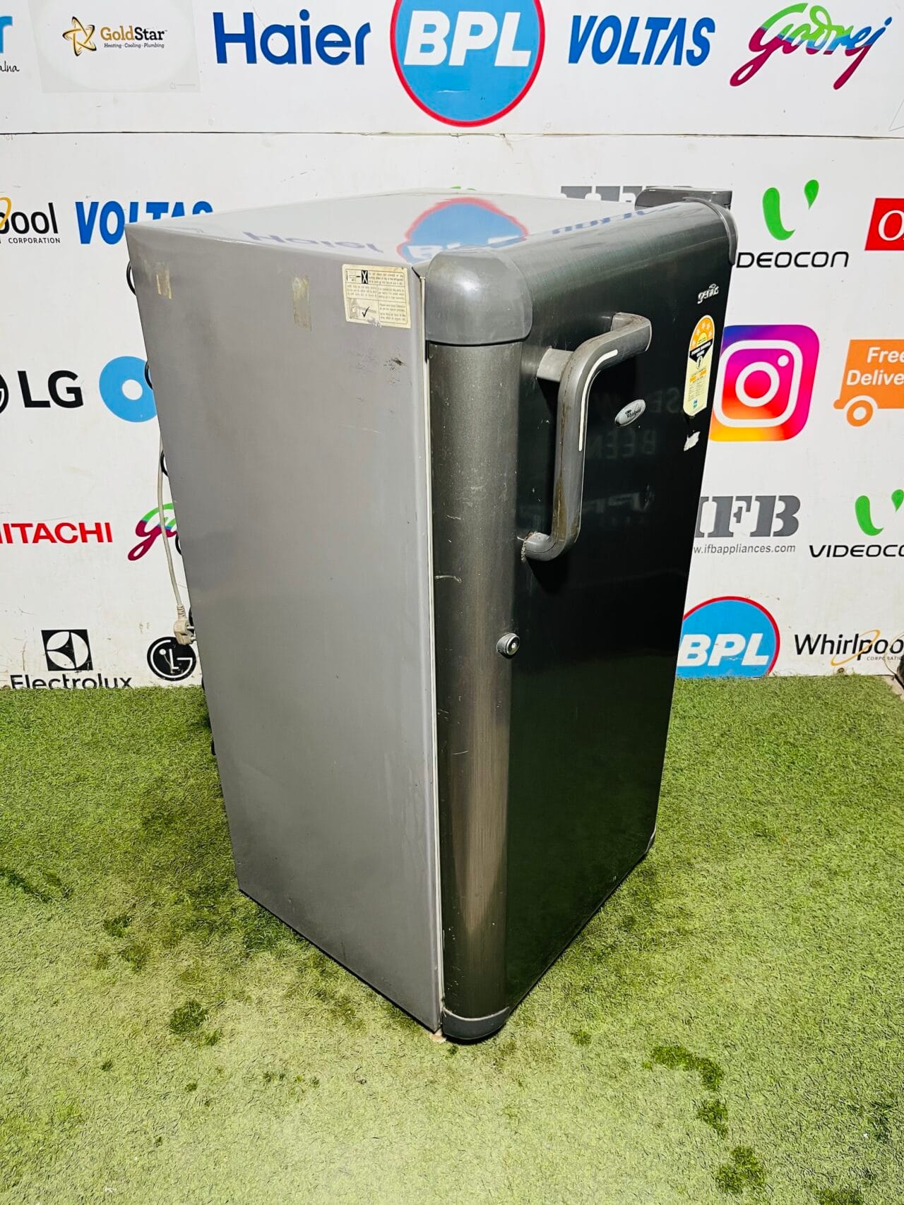 Whirlpool ice magic 5 star energy rating inbuilt stabiliser 180 ltr grey in colour used single door refrigerator - Image 4