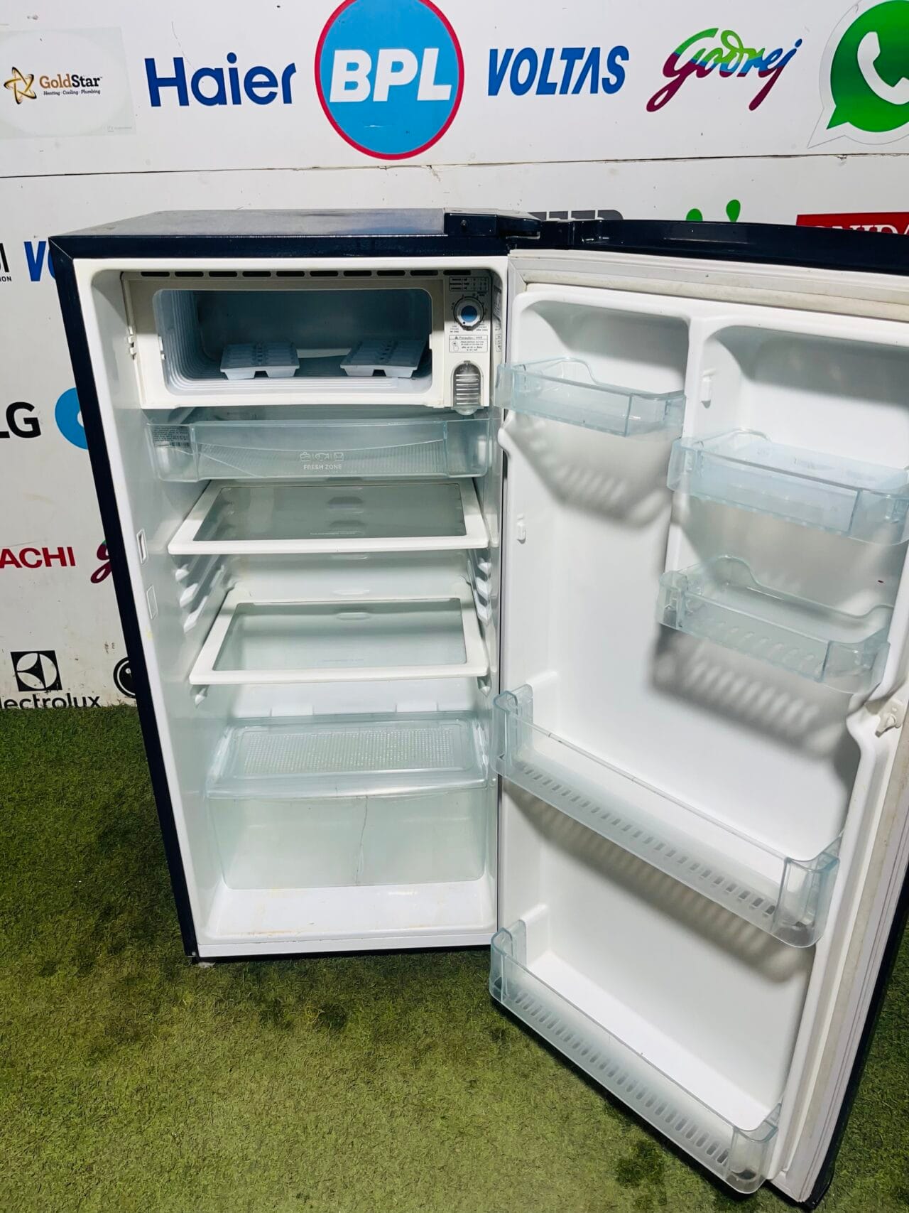 Lg 5 star energy rating inbuilt stabiliser blue flower model 190 ltr gently used single door refrigerator - Image 3