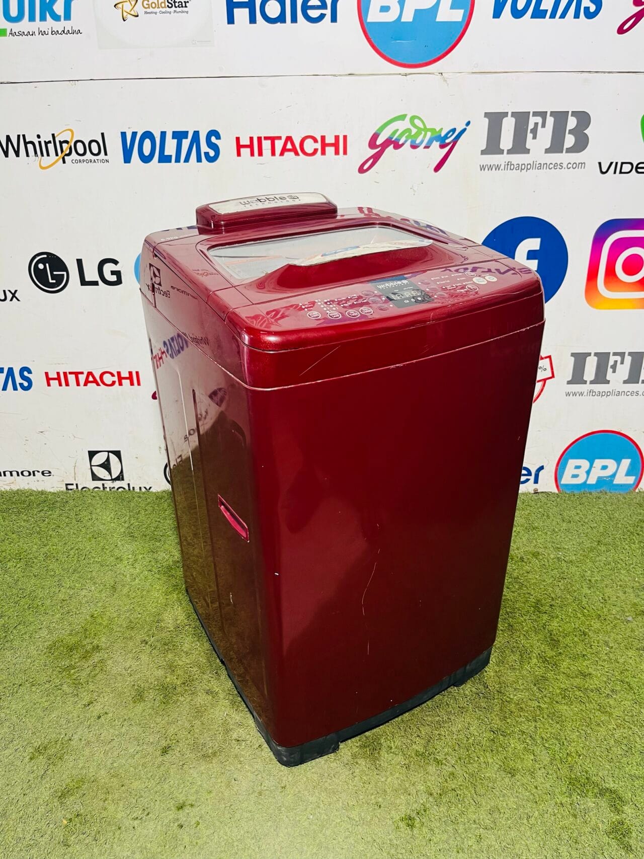 Samsung bight red in colour with wobble technology 6.5 kg gently used fully automatic top load washing machine in banglore - Image 5