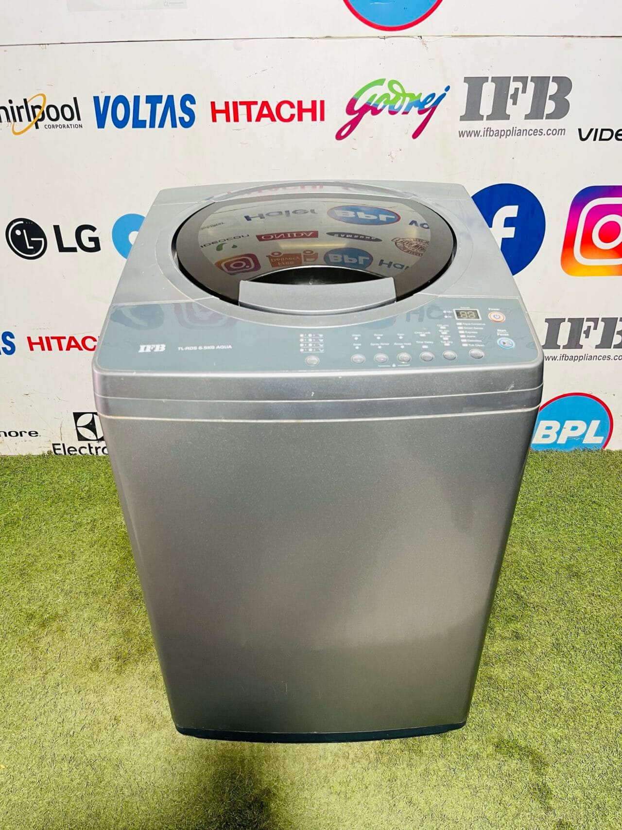 IFB TL-RDS aqua grey in colour with silver chromed steel drum like new condition 6.5 kg fully automatic top load washing machine