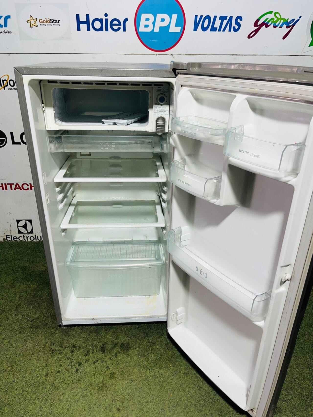 Lg 4 star energy rating inbuilt stabiliser 190 ltr grey in colour used single door refrigerator - Image 3