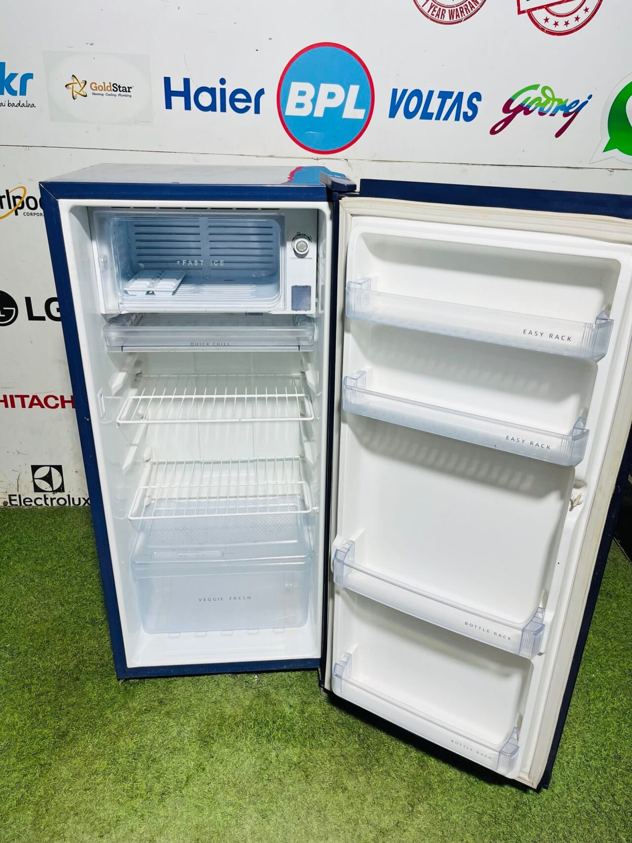 Whirlpool 4 star energy rating inbuilt stabiliser blue flower model 190 ltr gently used single door refrigerator - Image 3