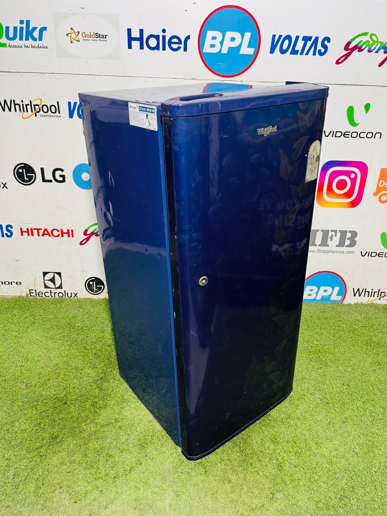 Whirlpool 4 star energy rating inbuilt stabiliser blue flower model 190 ltr gently used single door refrigerator - Image 4