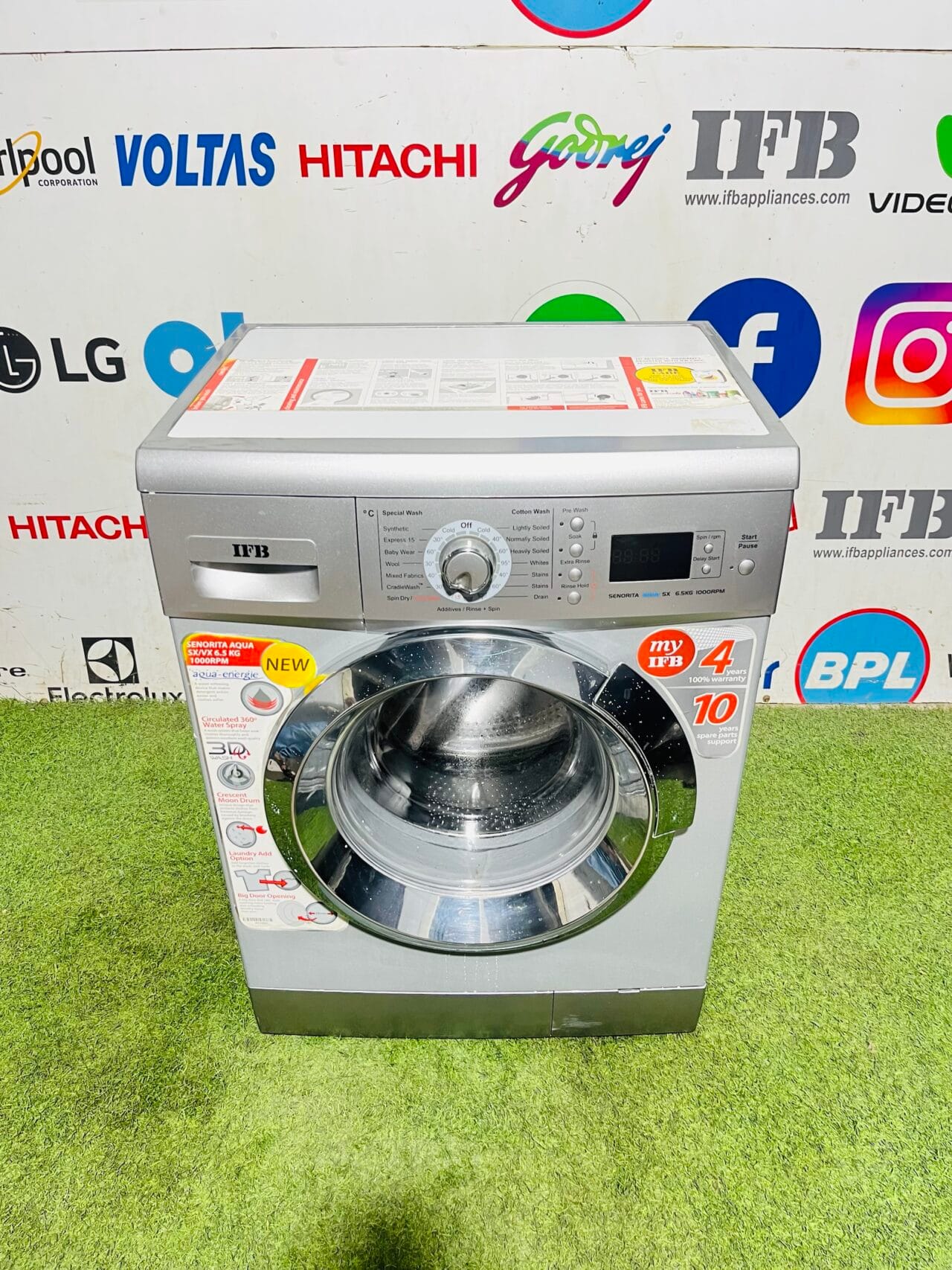 IFB señorita aqua sx 6.5 kg 1000 rpm silver in colour gently used fully automatic front load machine washing machine - Image 2