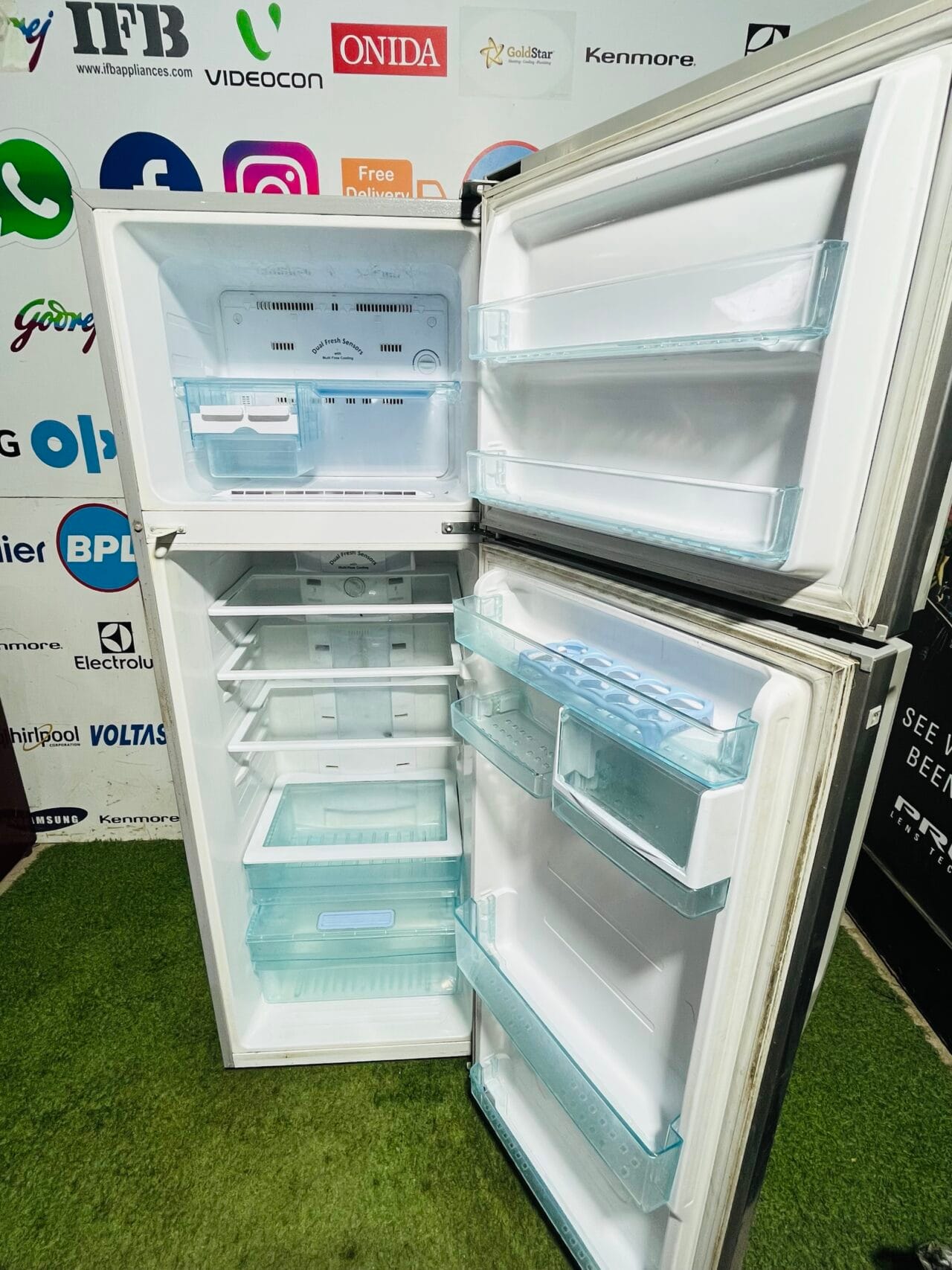 Samsung 5 star energy rating digital inverter 300 ltr gently used flower model double door refrigerator - Image 3