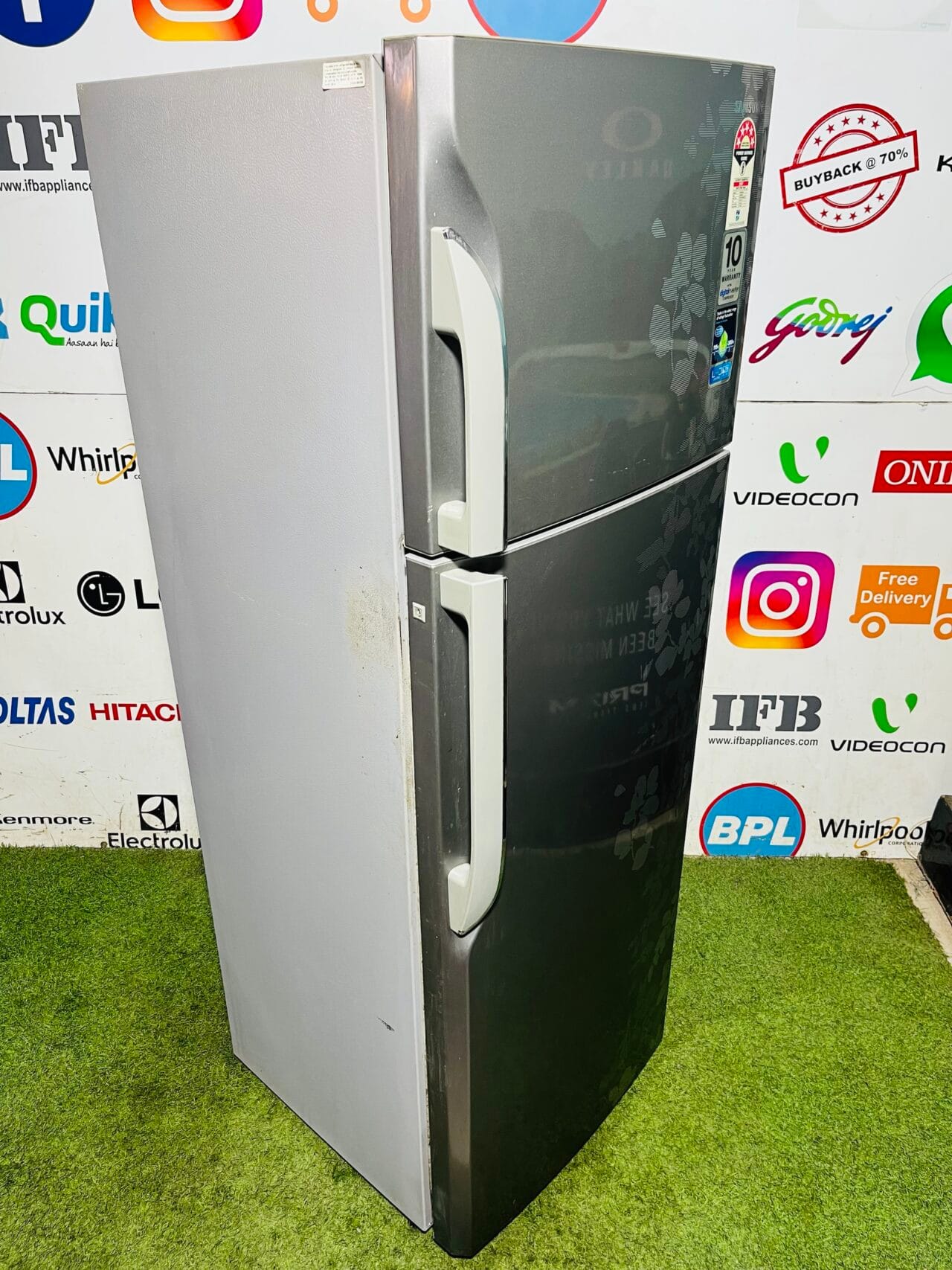 Samsung 5 star energy rating digital inverter 300 ltr gently used flower model double door refrigerator - Image 5