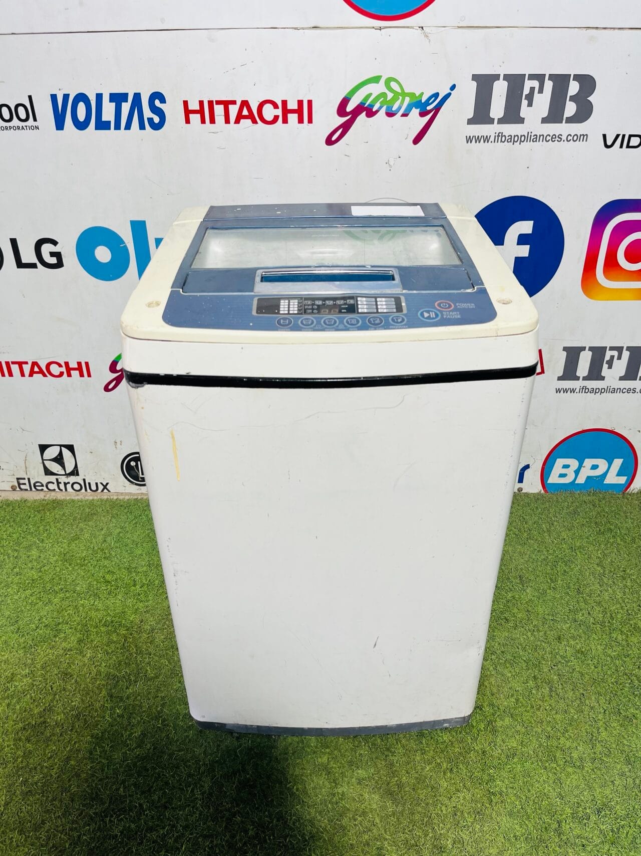 LG turbo Drum 6.2 KG white and blue in colour fully automatic top load washing machine