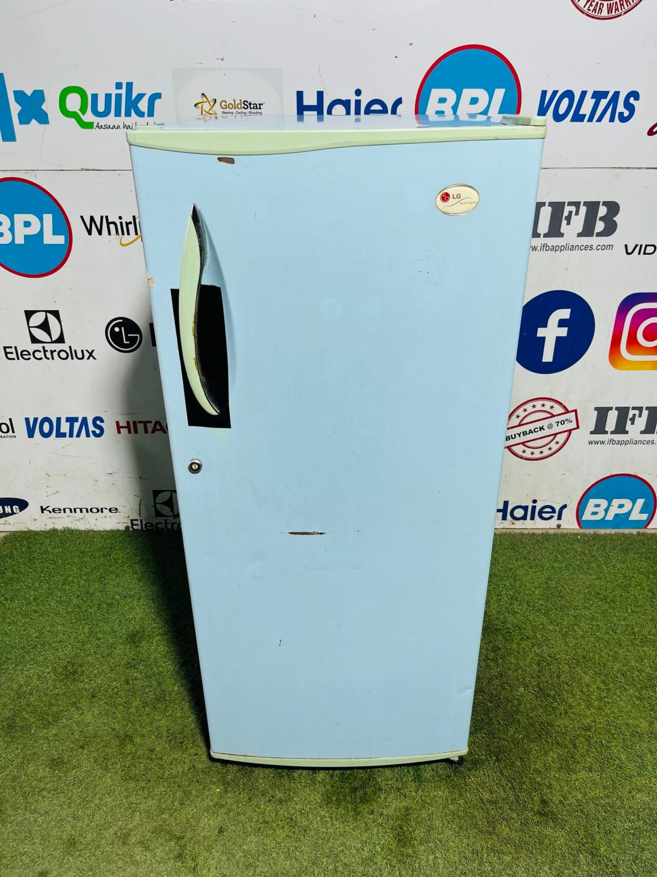 Lg fresh master 200 ltr blue in colour inbuilt stabiliser single door used refrigerator