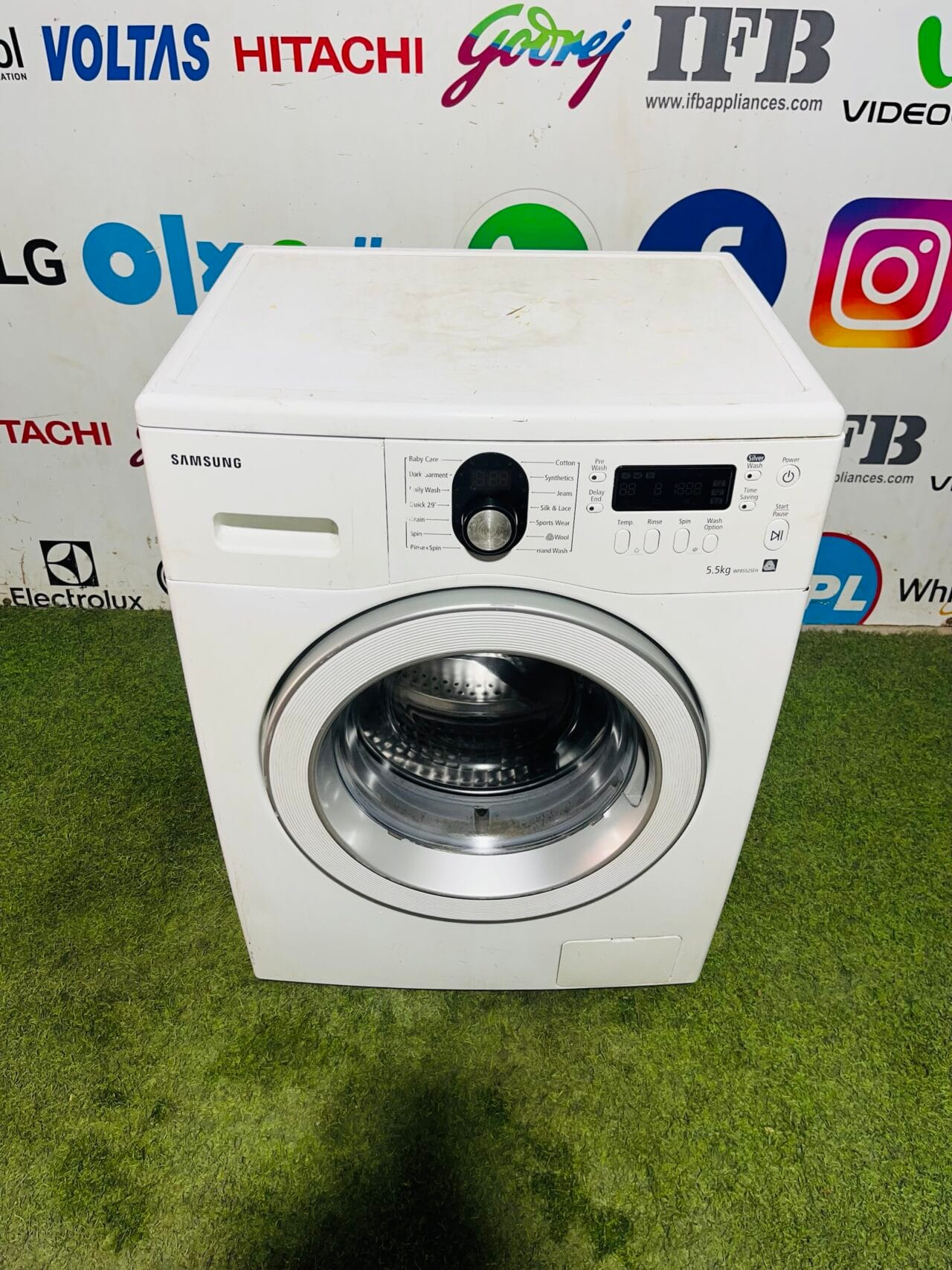 Samsung 5.5 kg digital time display with inbuilt ceramic heater full white in colour gently used fully automatic front load washing machine - Image 2