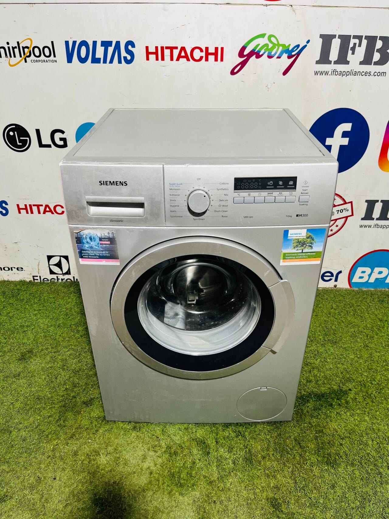 Siemens i sensoric iq 300 7 kg silver in colour 1200 rpm gently used fully automatic front load washing machine - Image 2