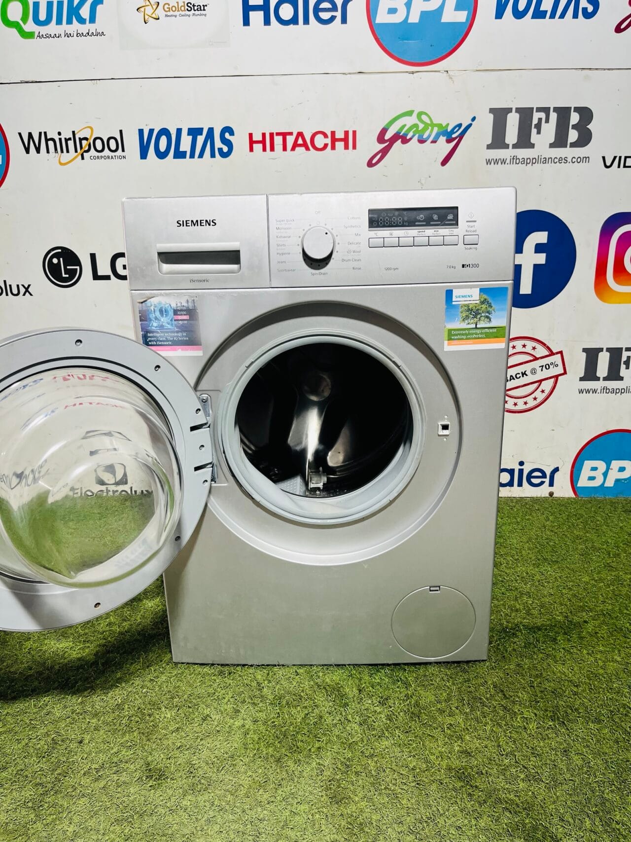 Siemens i sensoric iq 300 7 kg silver in colour 1200 rpm gently used fully automatic front load washing machine - Image 3