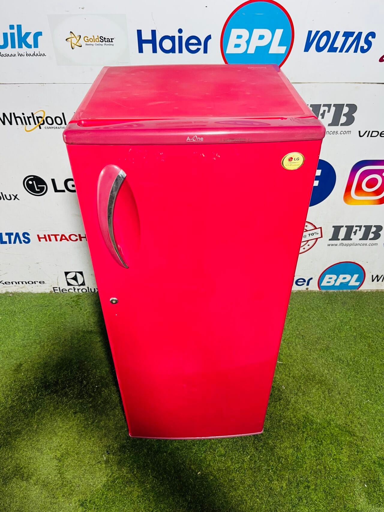 Lg A-one platinum 200 ltr bright red used single door refrigerator in banglore - Image 2