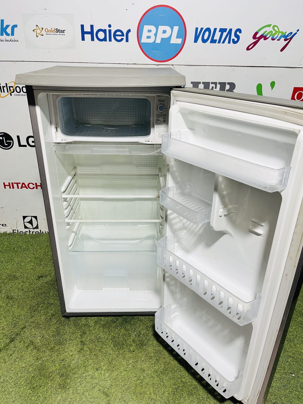 Samsung 5 star energy rating inbuilt stabiliser steel finish 190 ltr single door refrigerator - Image 3