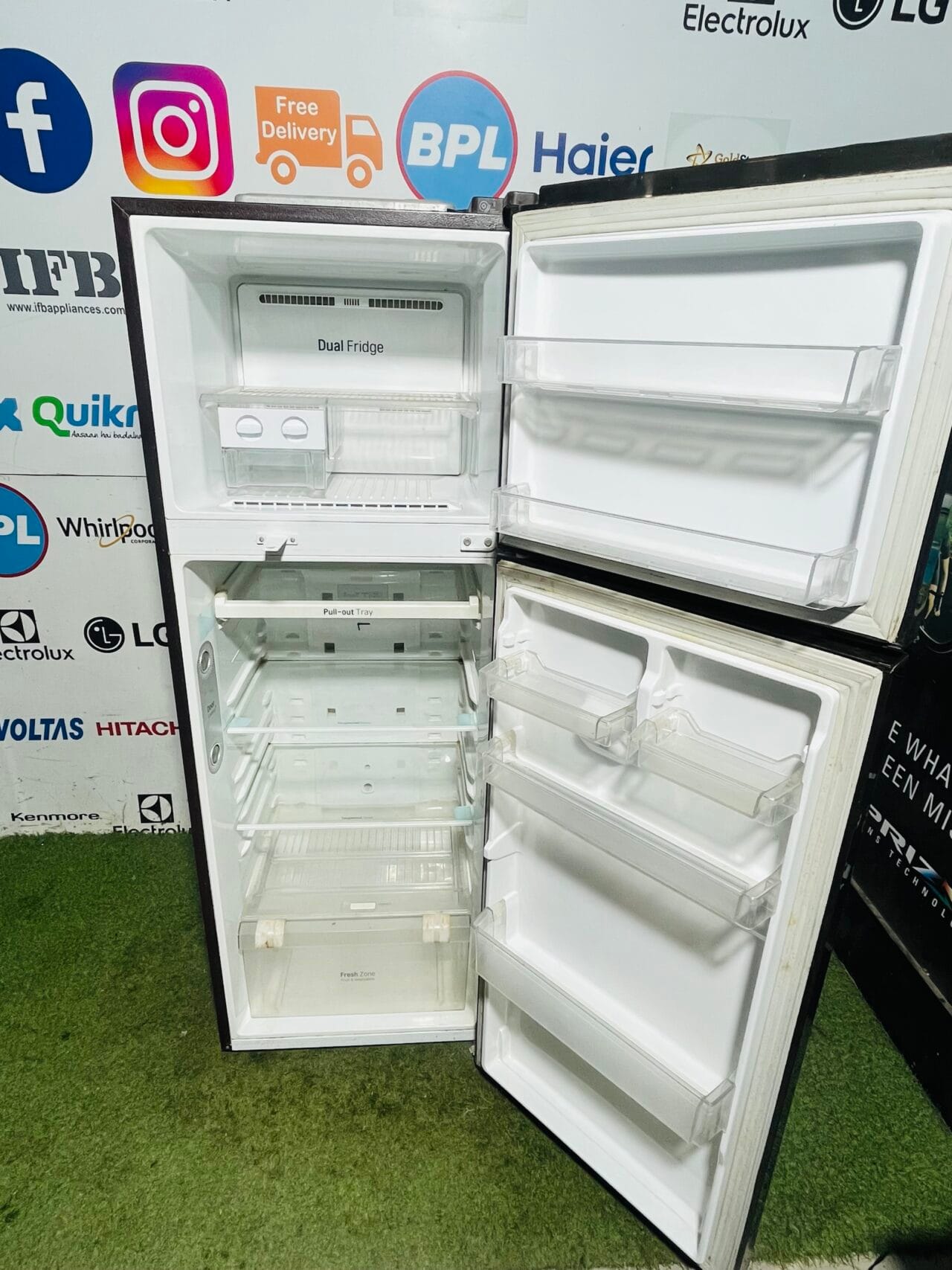 Lg dual fridge linear inverter technology with door cooling and inbuilt stabiliser 320 ltr gently used flower model double door refrigerator - Image 3