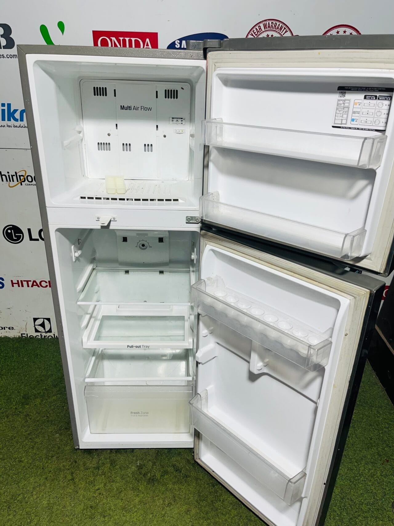 Lg multi air flow smart inverter with inbuilt stabiliser 320 ltr steel finish double door used refrigerator - Image 3