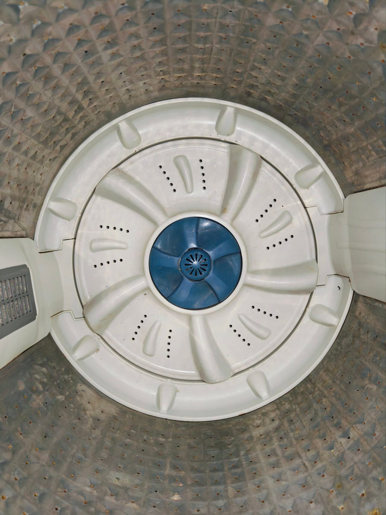Samsung wobble technology 6.2 kg double colour fully automatic top load washing machine - Image 3