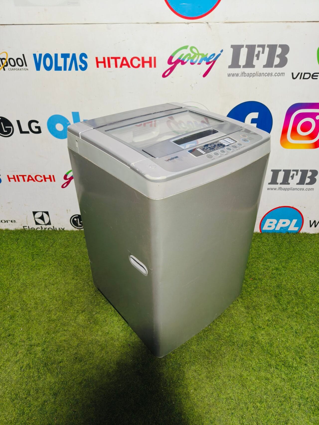 LG fuzzy logic turbo drum 6.2 kg silver in colour Steel finish gently used fully automatic top load washing machine - Image 5