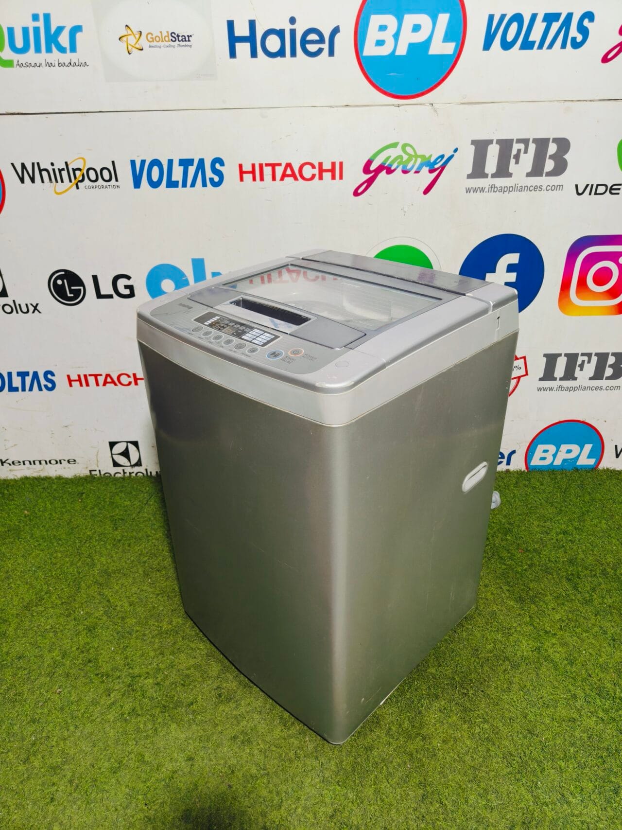 LG fuzzy logic turbo drum 6.2 kg silver in colour Steel finish gently used fully automatic top load washing machine - Image 4