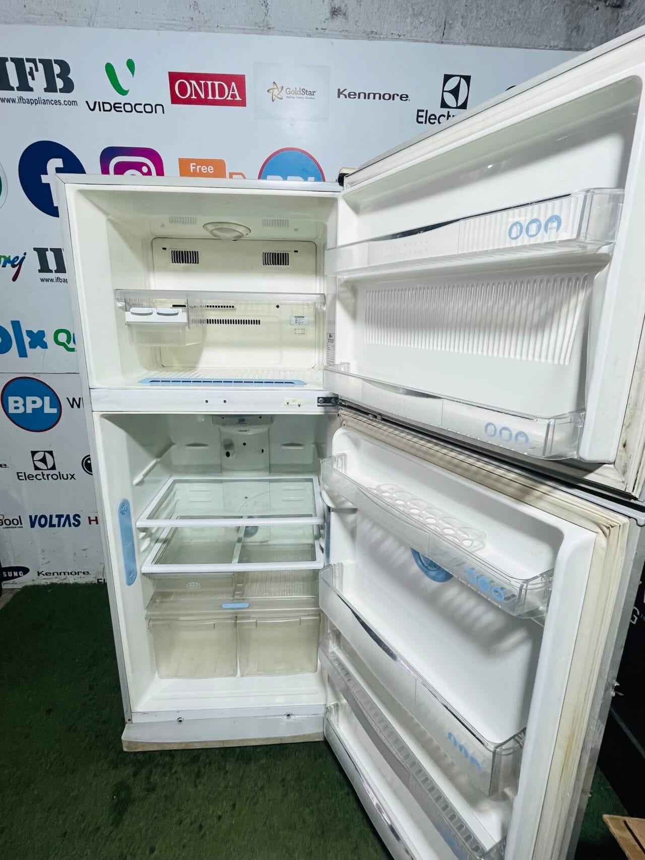 Lg ice beam door cooling white in colour big 550 ltr used double door refrigerator for sale in Banglore - Image 3