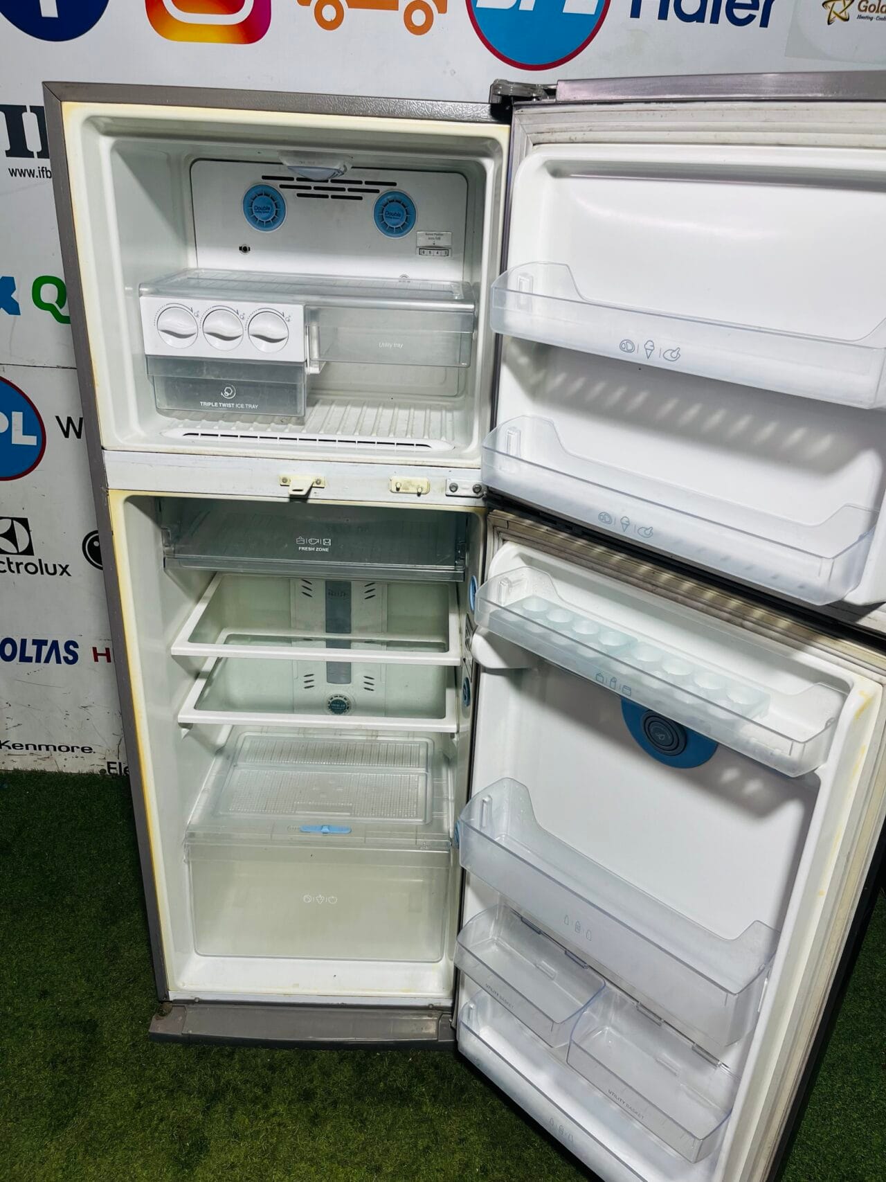 Lg 5 star energy rating inbuilt stabiliser grey in colour big 350 ltr gently used double door refrigerator - Image 3