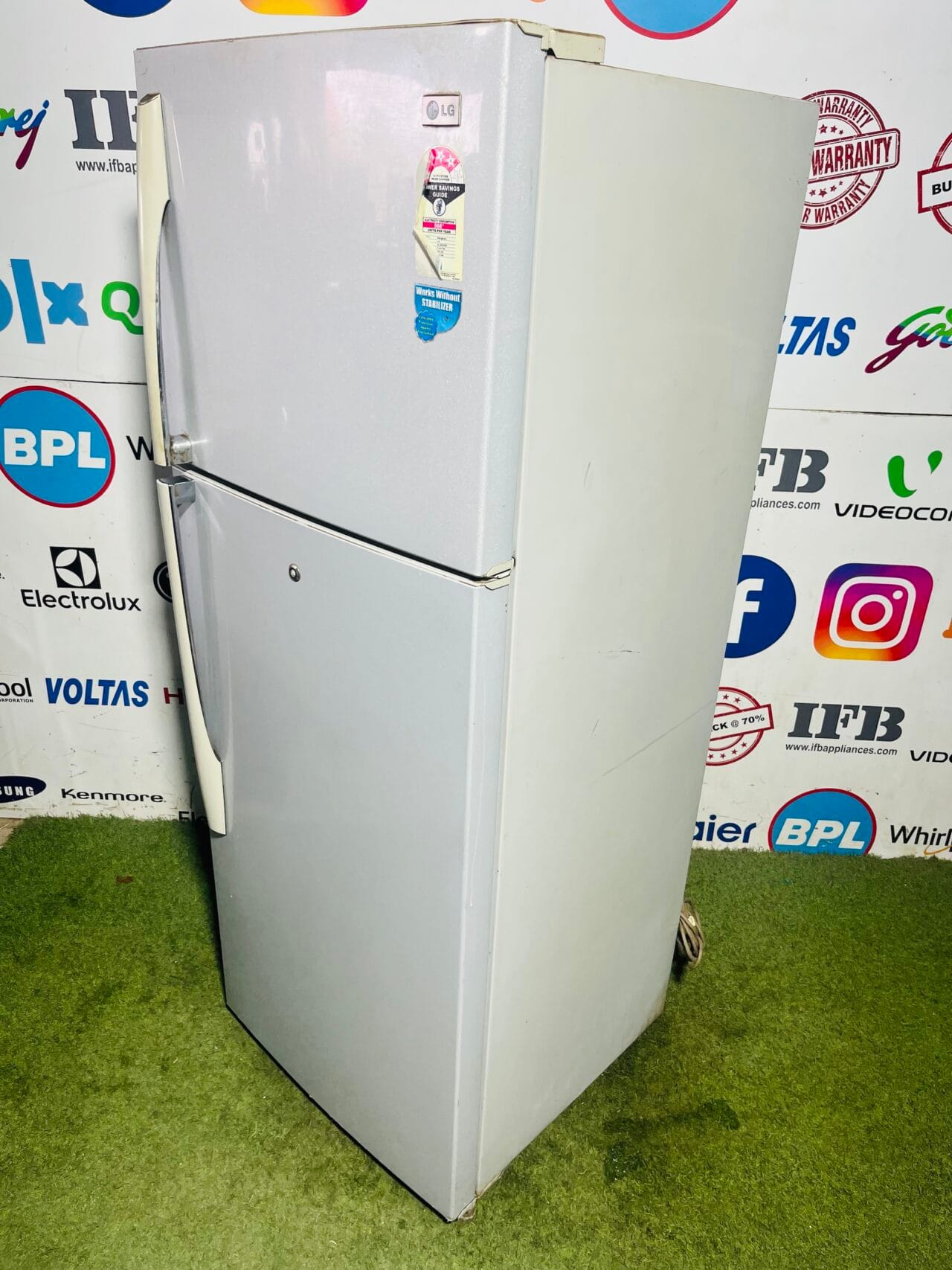LG 4 star energy rating in build stabiliser white in colour 350 L gently use double door refrigerator - Image 5