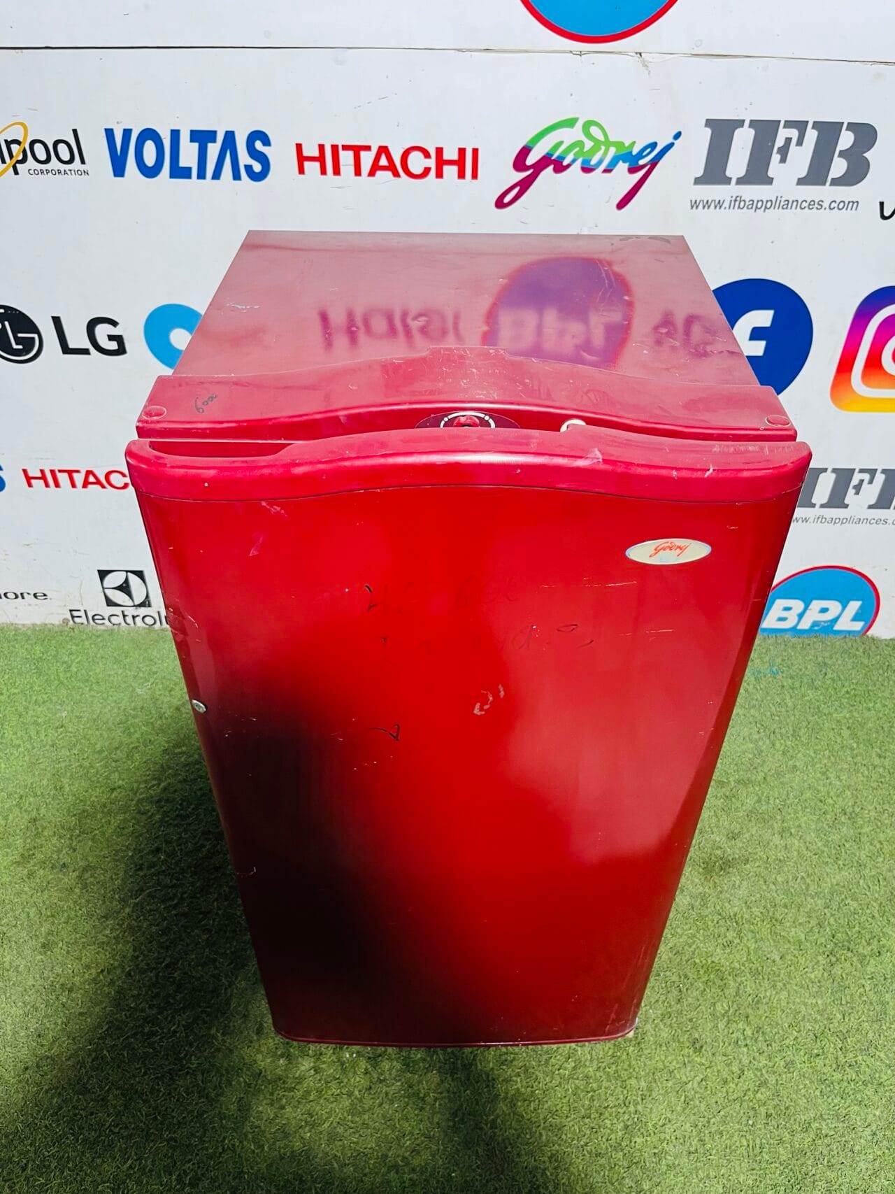 Godrej red 170 ltr used single door refrigerator for sale in Bangalore - Image 2