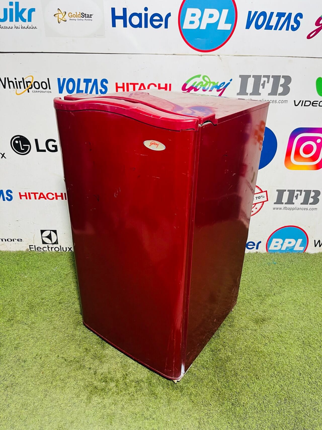 Godrej red 170 ltr used single door refrigerator for sale in Bangalore - Image 4