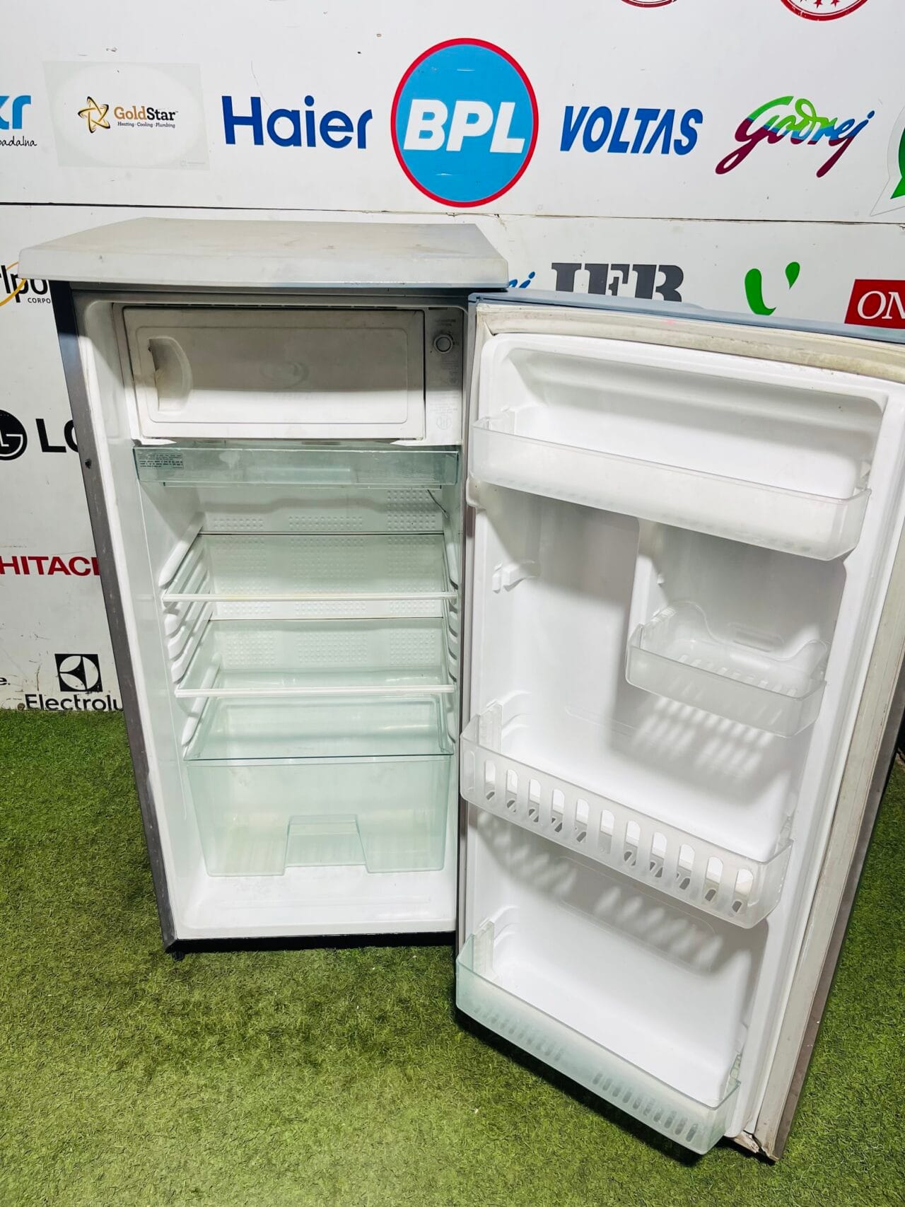 Samsung 4 star energy rating inbuilt stabiliser 190 ltr used single door refrigerator - Image 3