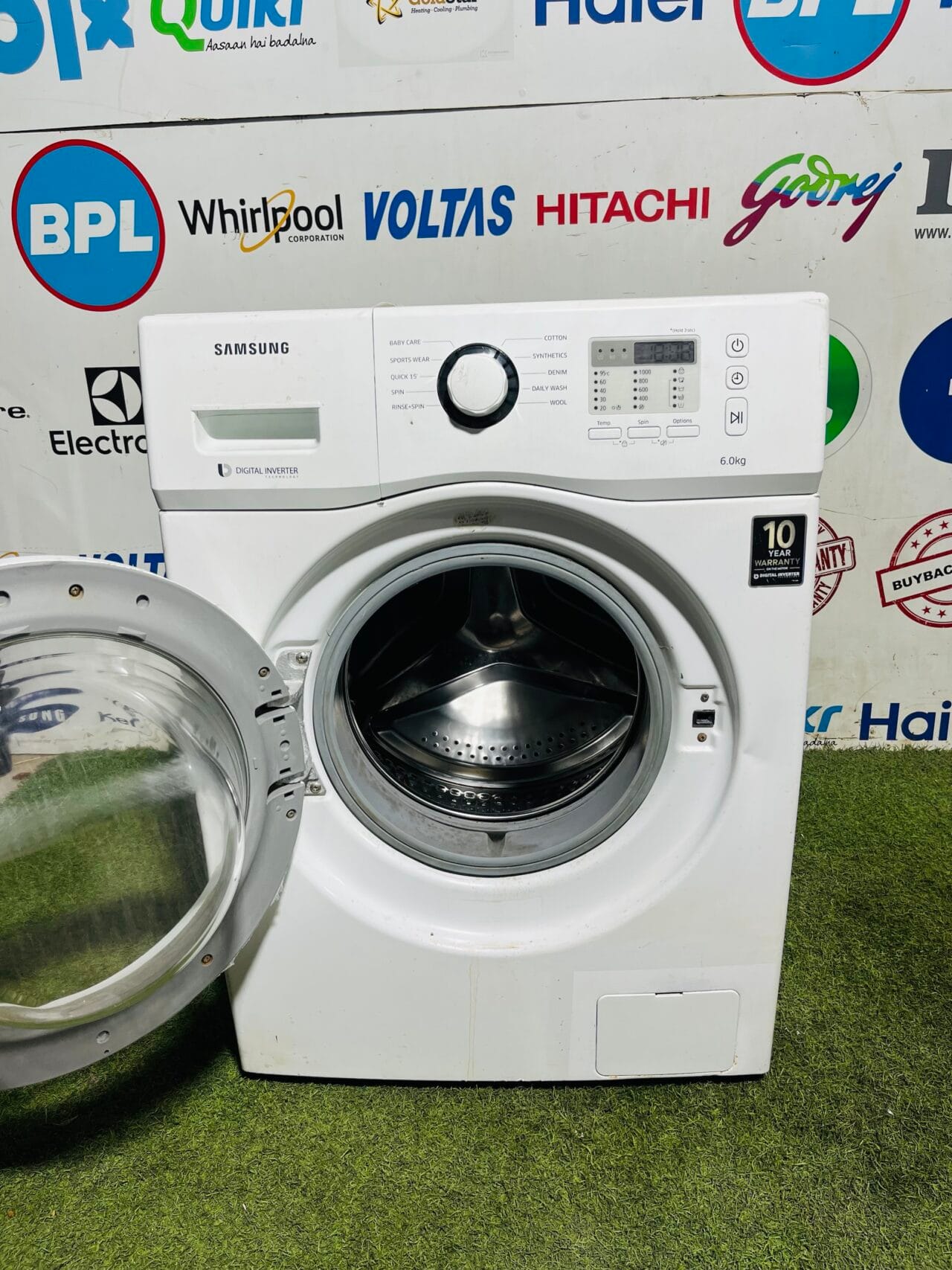 Samsung digital inverter white in colour 6 kg gently used fully automatic front load washing machine - Image 3
