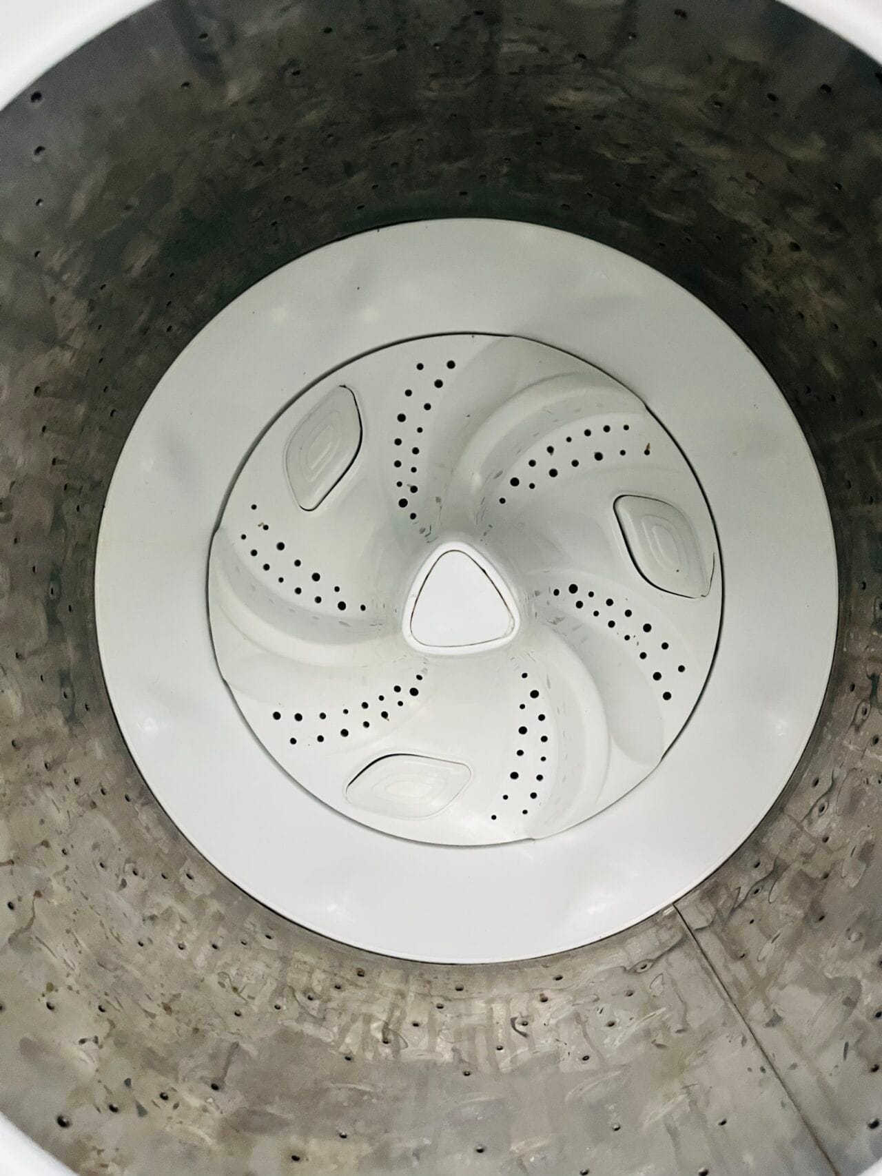 Whirlpool max dry white magic premier with auto tub clean and auto restart 6.5 kg gently used fully automatic top load washing machine - Image 3