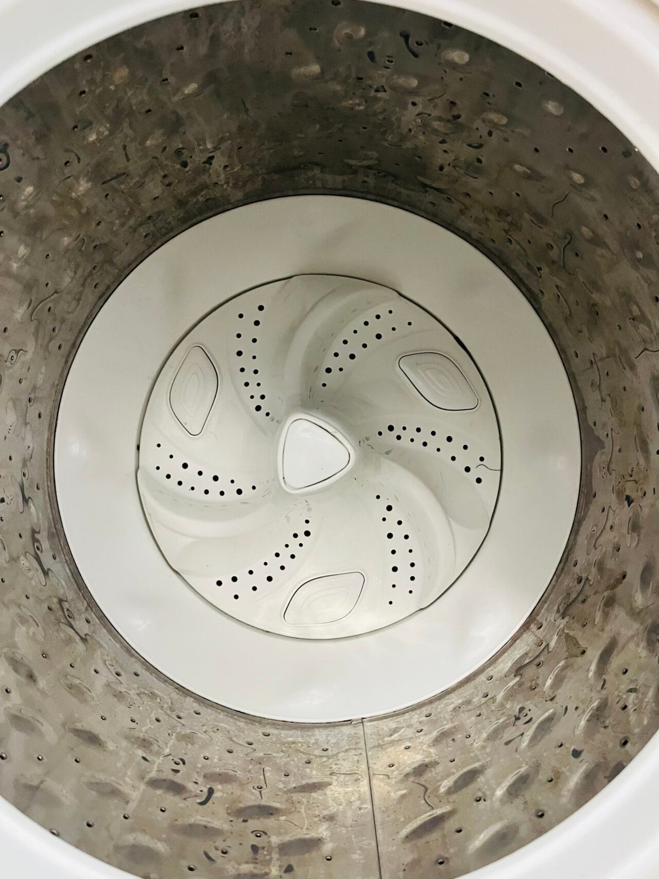 Whirlpool white magic premier with spa wash system and max dry 6.5 kg fully automatic gently used top load washing machine - Image 3