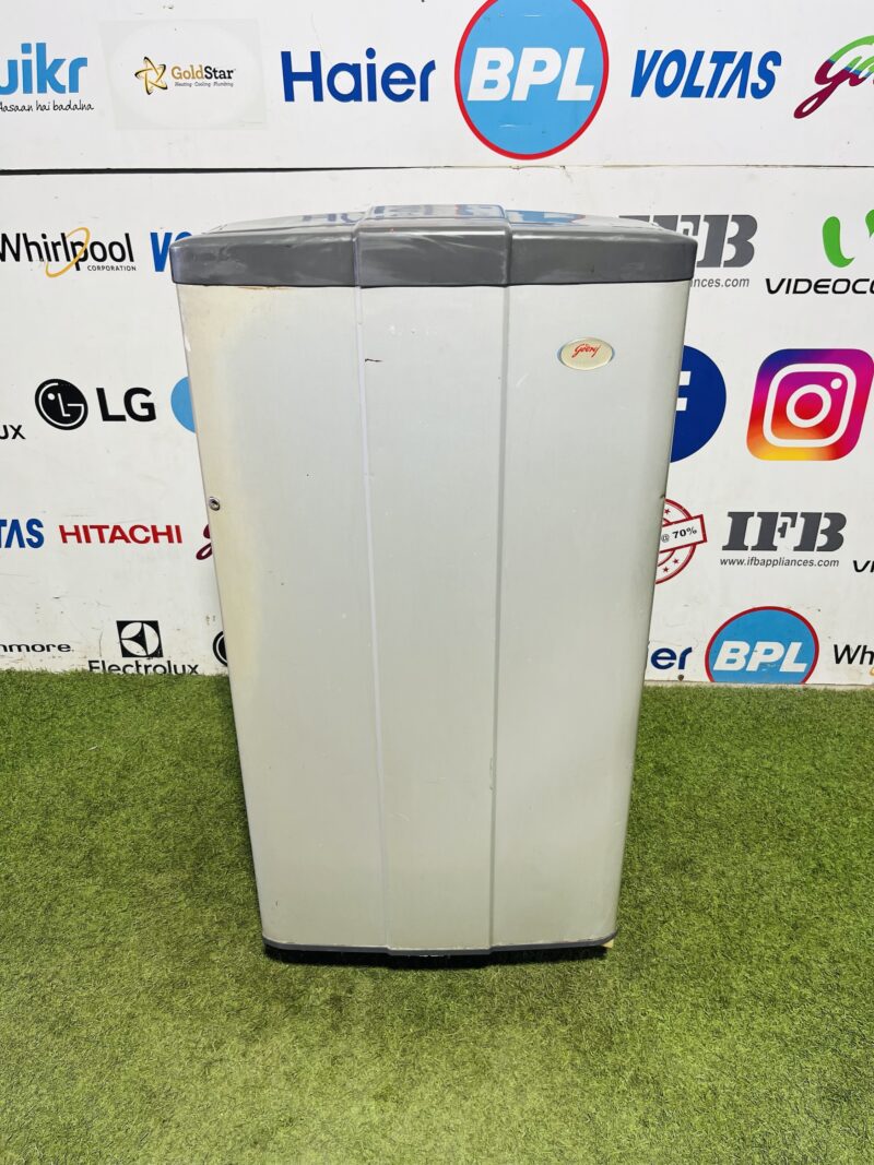 Godrej crisper silver in colour 180 ltr single door used refrigerator