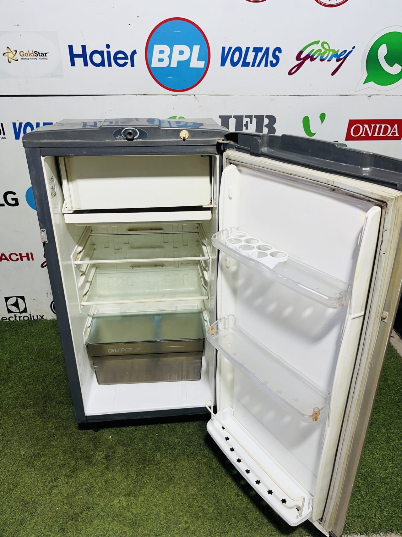 Godrej crisper silver in colour 180 ltr single door used refrigerator - Image 3