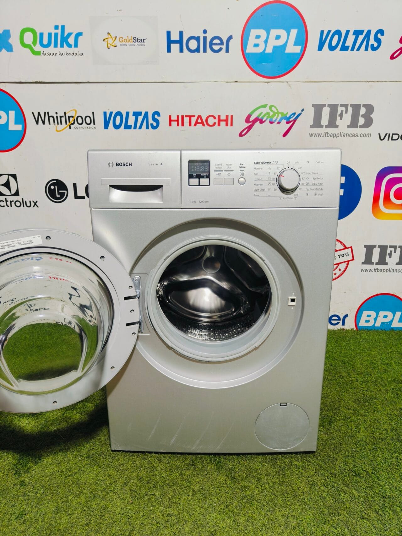 Bosch series 4 /1200 RPM silver in colour gently used 7 kg fully automatic front load washing machine - Image 3