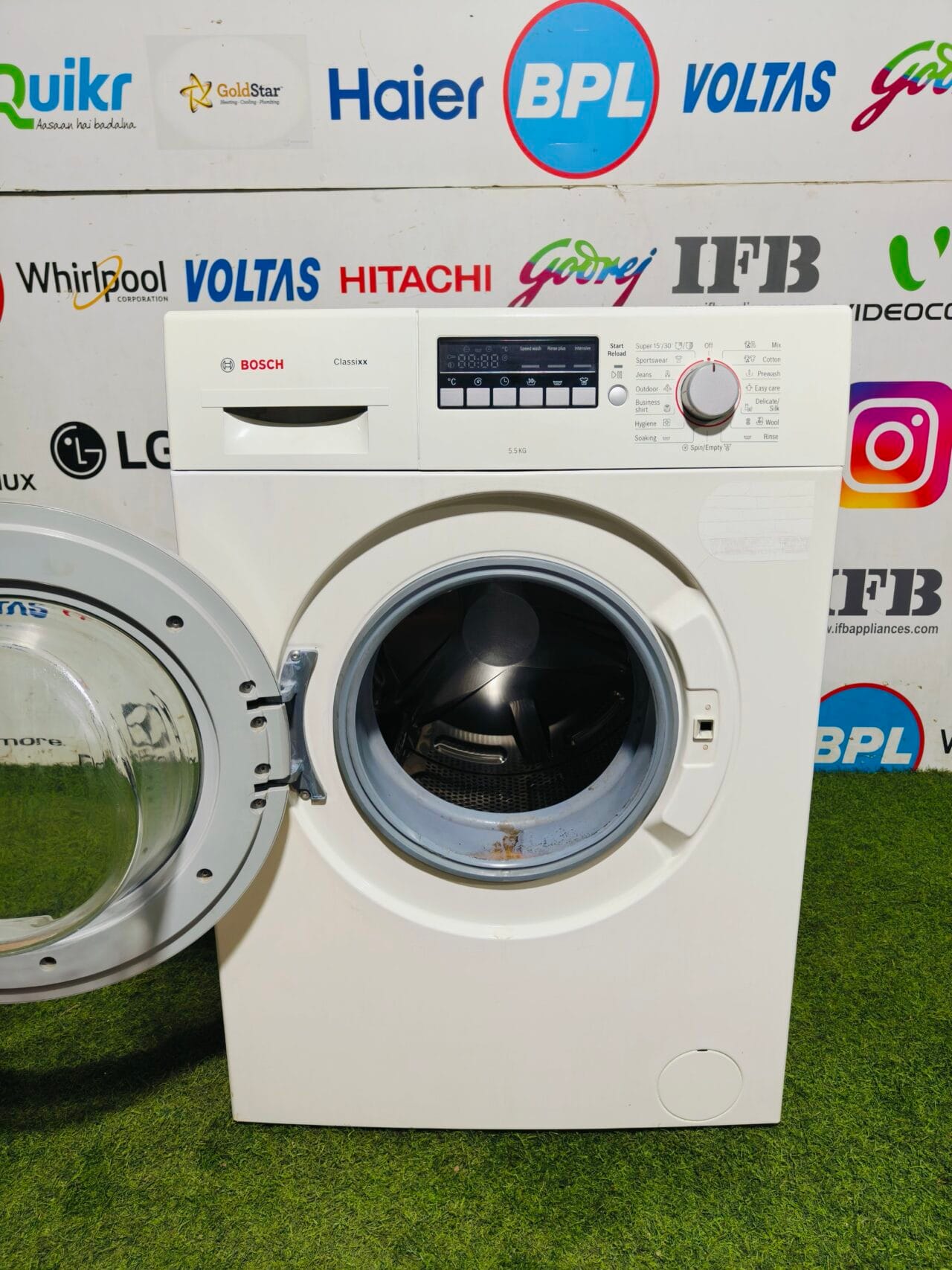 Bosch classic xx 5.5 kg white in colour with digital time display gently used fully automatic front load washing machine - Image 3