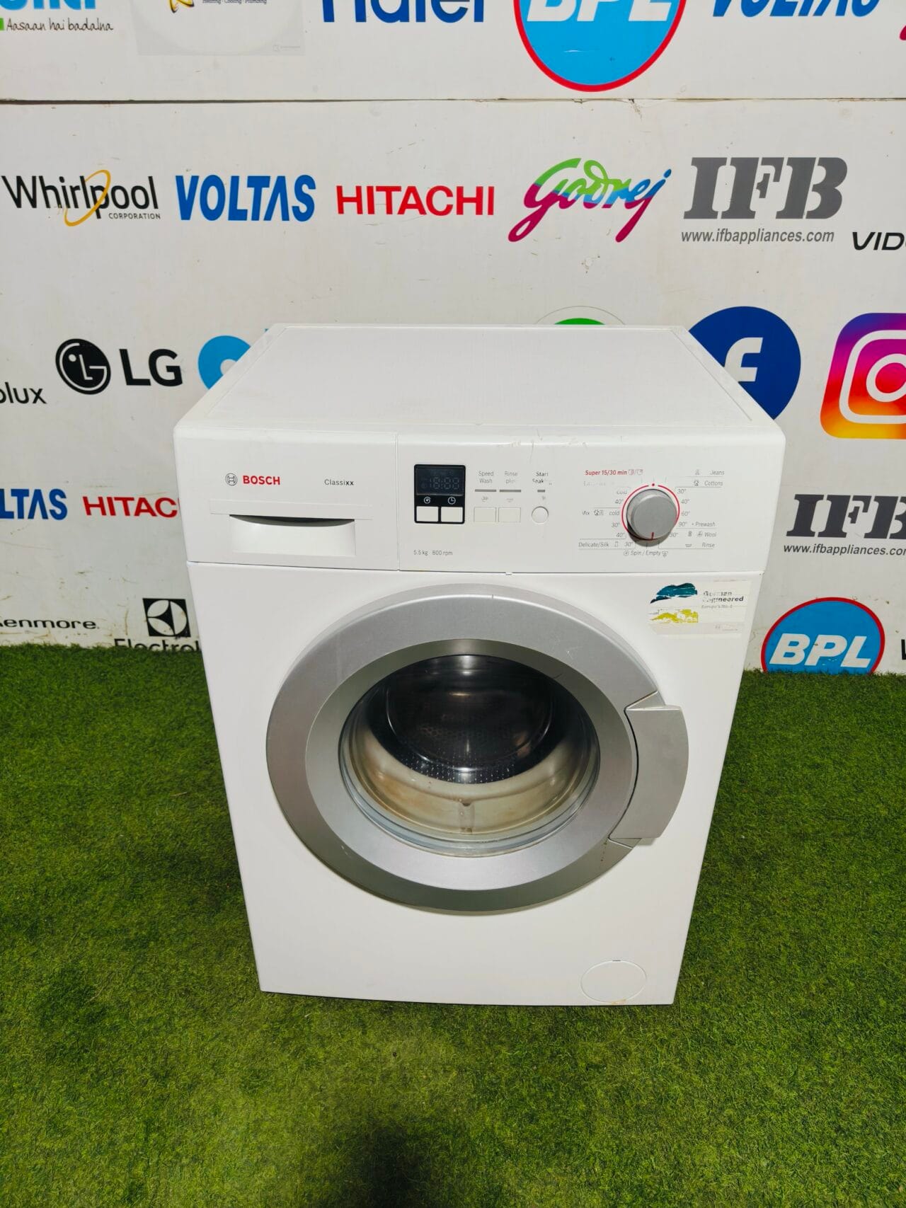 Bosch classic xx 5.5 kg white in colour gently used fully automatic front load washing machine - Image 2