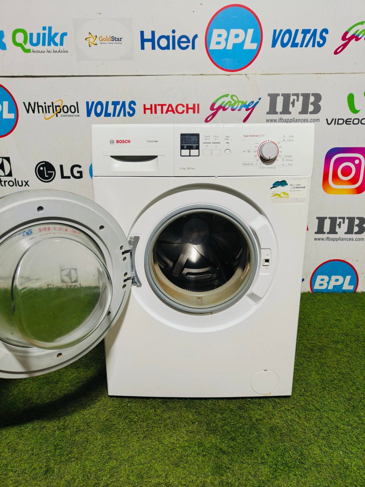 Bosch classic xx 5.5 kg white in colour gently used fully automatic front load washing machine - Image 3
