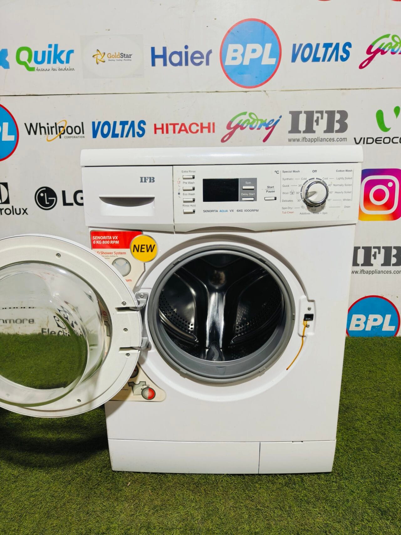 IFB senorita aqua vx white in colour with digital display 6 kg fully automatic gently used front load washing machine - Image 3