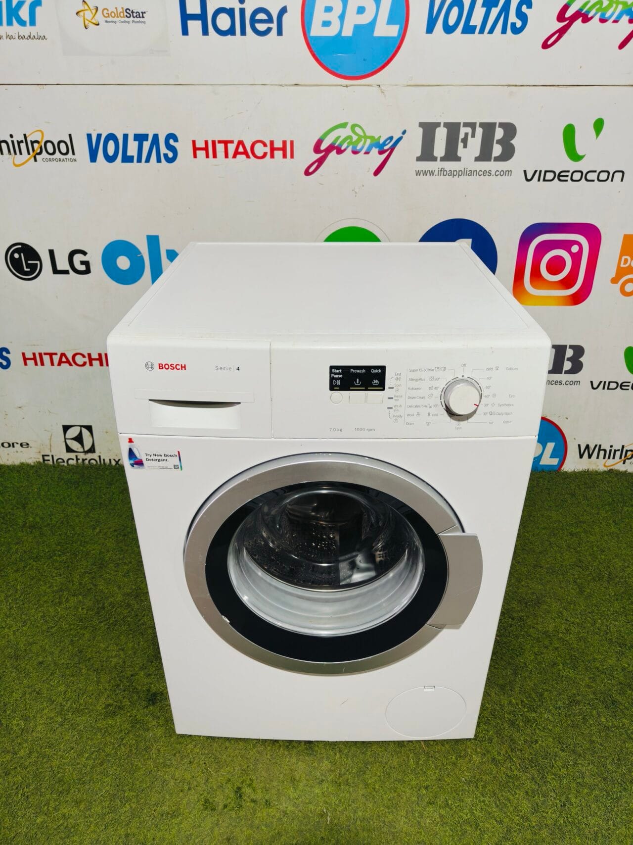 Bosch series 4 / 1000 RPM 7 kg gently used fully automatic front load washing machine - Image 2
