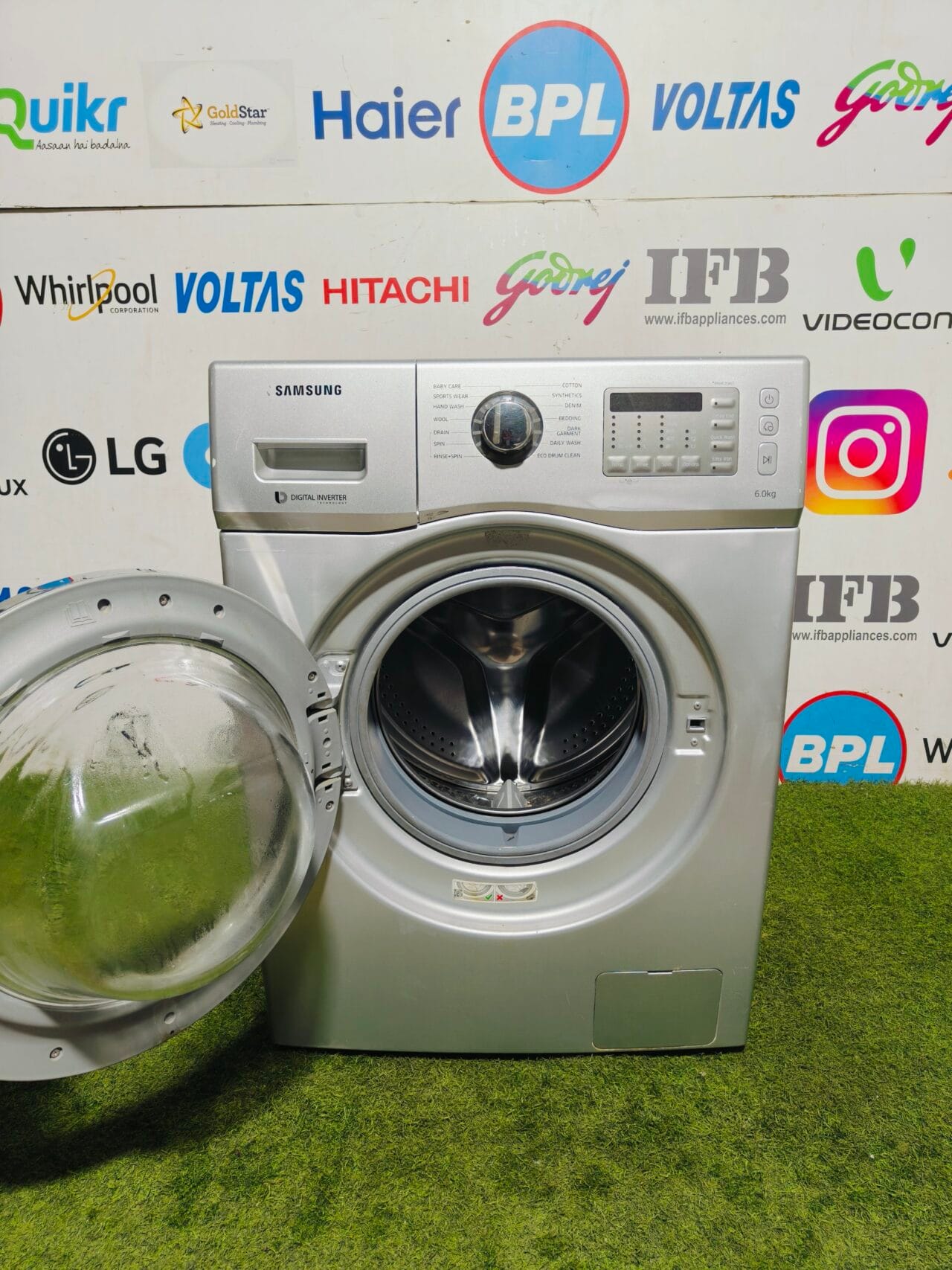 Samsung digital inverter with inbuilt ceramic heater 6 kg silver in colour gently used fully automatic front load washing machine - Image 3