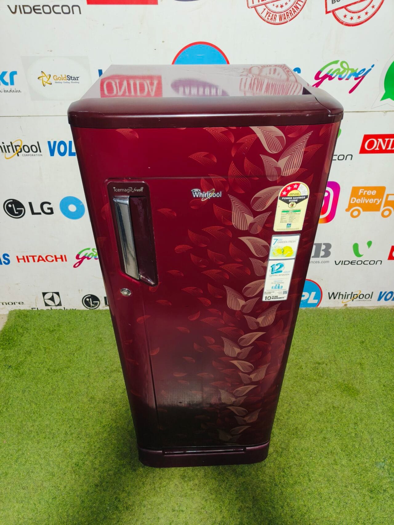 Whirlpool ice magic fresh inbuilt stabilizer with base stand and onion tree 220 lte gently used flower model single door refrigerator - Image 2